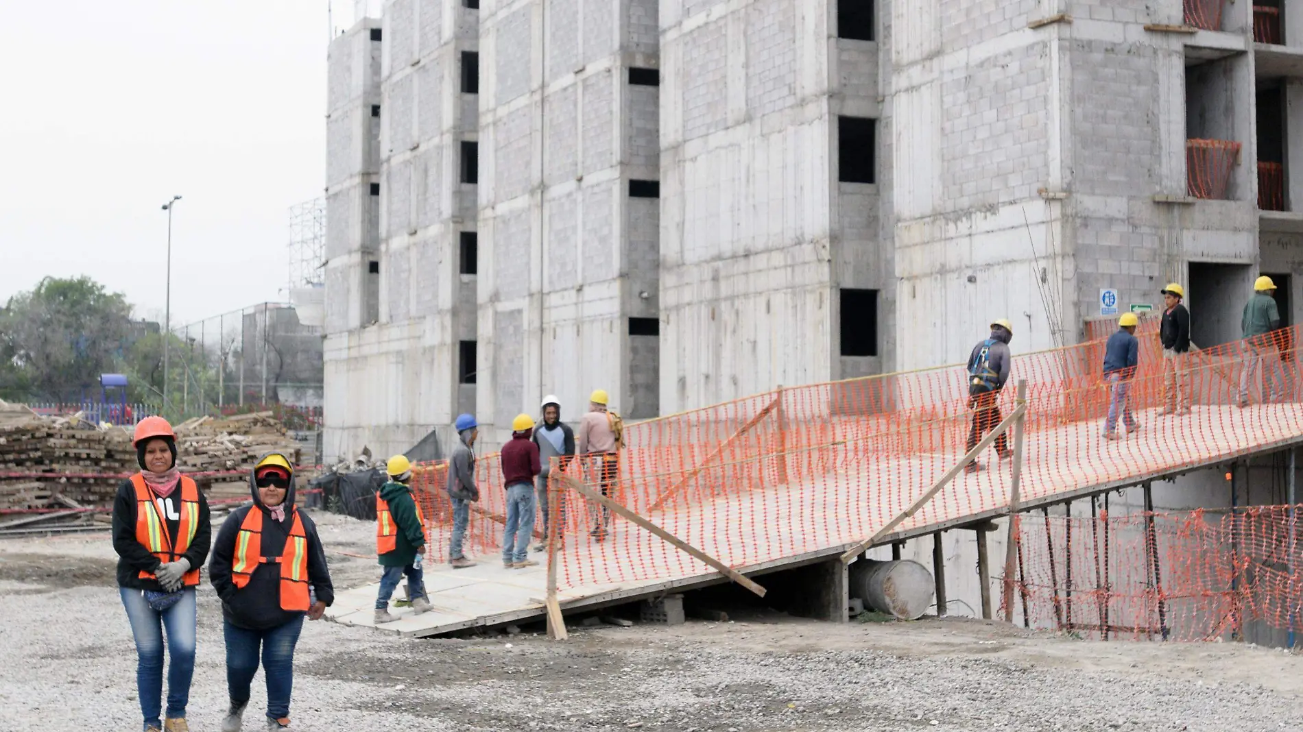 CONSTRUCCIONES_VIVIENDA_TRABAJADORES_DE_LA_CONSTRUCCION_EDIFICIOS alejandro aguilar  (5)